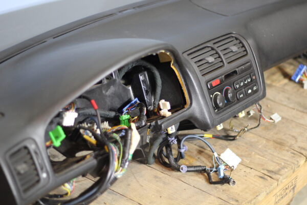 93 Acura Legend L Dashboard - Image 2
